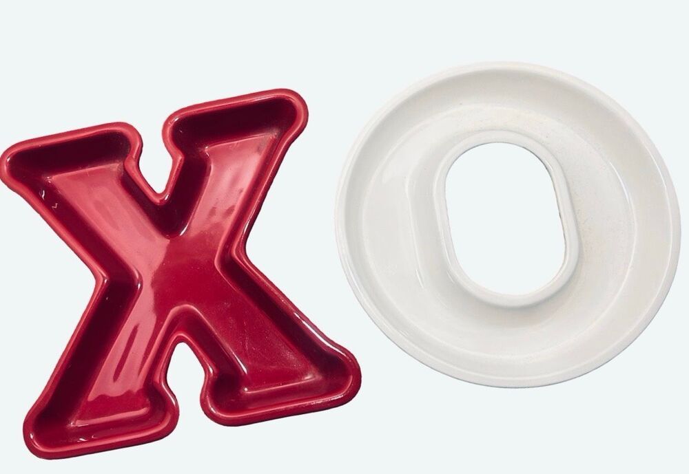Pottery Barn Set of 4 XOXO Candy Dishes
